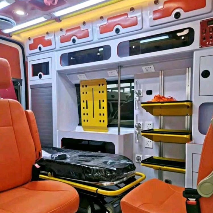 和硕长途救护车护送病人租赁价格